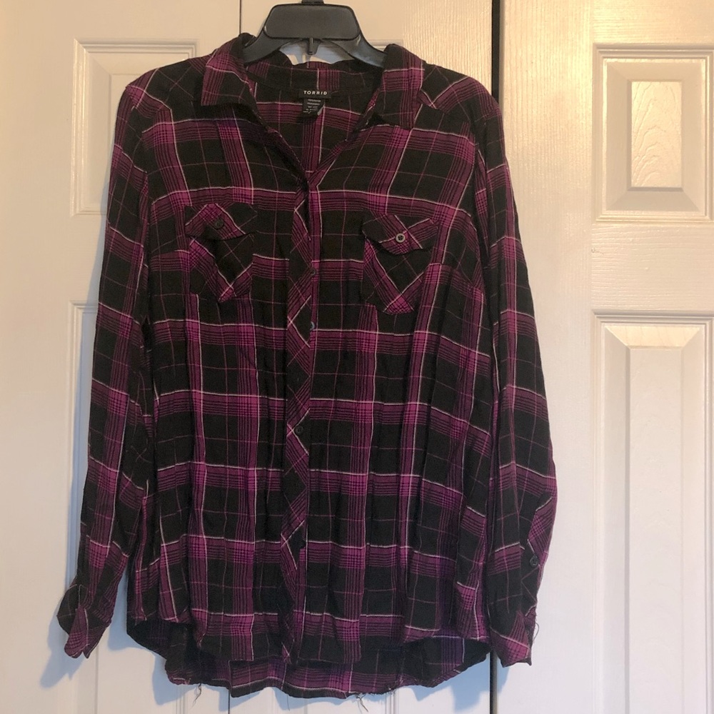 Torrid women’s long sleeve button up purple/black size 0